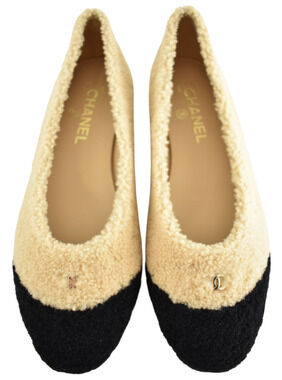 Chanel 26N Coco Neige Beige Black Shearling Fur Teddy Ballet Ballerina Flat 39